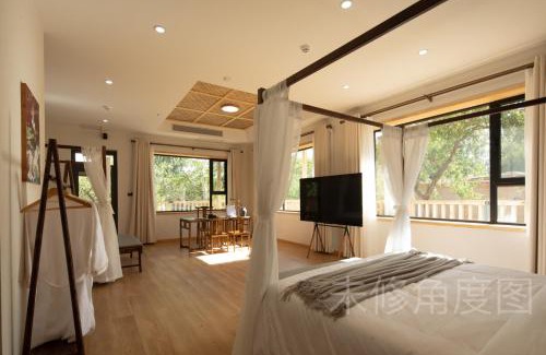 Mingsha Mountain and Crescent Spring Casa | DunHuang Sky Luna Inn
