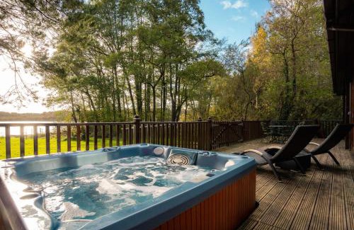 Thurstonfield Casa | Dunnock Lodge with Hot-tub