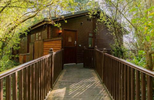 Thurstonfield Casa | Dunnock Lodge with Hot-tub
