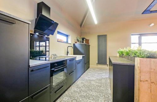 Coxhoe Casa | Dunromin Cottage, Hot Tub & Garden