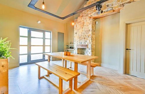 Coxhoe Casa | Dunromin Cottage, Hot Tub & Garden