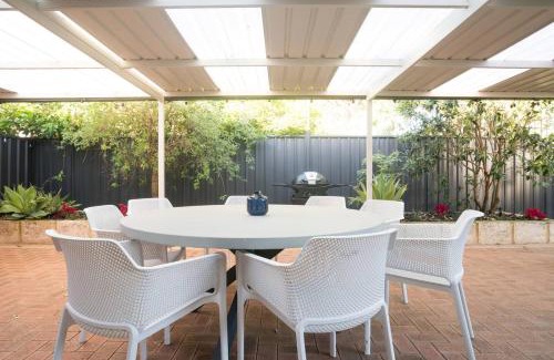 Dunsborough Casa | Dunsborough Bay Retreat - Steps from Beach and Dining
