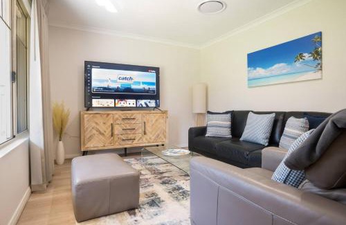 Dunsborough Casa | Dunsborough Bay Retreat - Steps from Beach and Dining