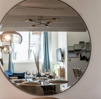 Nimes City Centre Apartamento | Duplex à 2 min des arènes et de la maison carrée