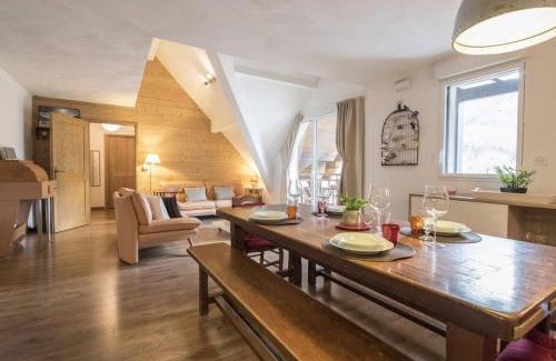 Saint-Lary-Soulan Apartamento | Duplex 10 pers, 98m², cœur du village, balcon, proche télécabine et thermes, parking privé, jacuzzi - FR-1-296-340