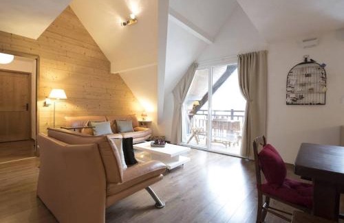 Saint-Lary-Soulan Apartamento | Duplex 10 pers, 98m², cœur du village, balcon, proche télécabine et thermes, parking privé, jacuzzi - FR-1-296-340
