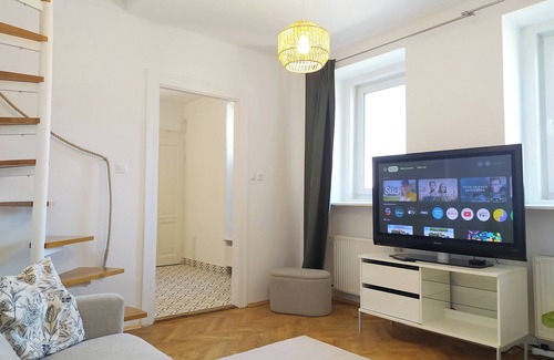 Keszthely Apartamento | Duplex 2-bedroom apartment in enchanting Keszthely with AC, WiFi and balcony