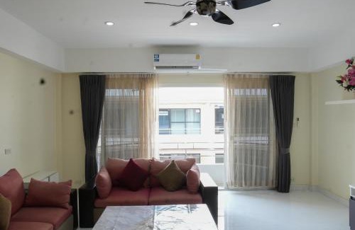 Phra Khanong Nuea Apartamento | Duplex 3 Bedroom apartment on Sukhumvit at BTS Phra Khanong