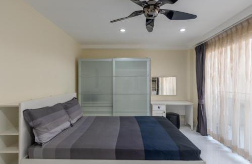 Phra Khanong Nuea Apartamento | Duplex 3 Bedroom apartment on Sukhumvit at BTS Phra Khanong