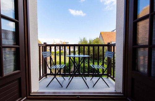 Courseulles-sur-Mer Apartamento | Duplex apartment - close to the beach with balcony