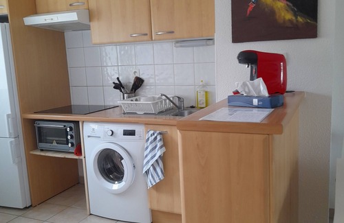 Ambares-et-Lagrave Apartamento | Duplex apartment with swimming pool and secure parking 20 minutes from Bordeaux.