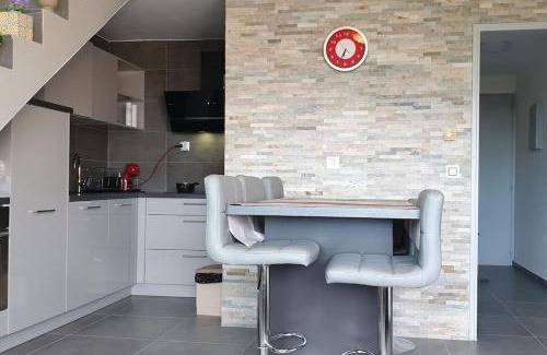 Boulouris-sur-Mer Apartamento | Duplex apartment with beautiful sea view