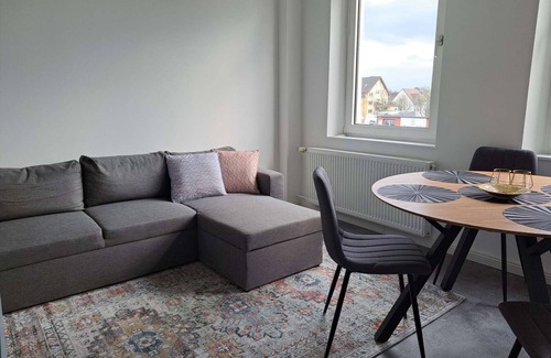 Solingen Apartamento | Duplex apartment with two bedrooms and a living room