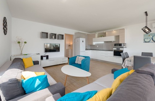 Stobrec Apartamento | ¡Apartamento DUPLEX con VISTAS AL MAR a solo 10 metros del mar!