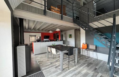 Montaigut-le-Blanc Casa | Duplex avec poêle à granulés et garage à motos
