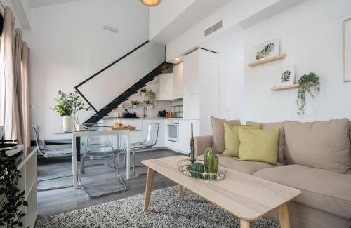 La Goleta Apartamento | Duplex Buddha Málaga Centro