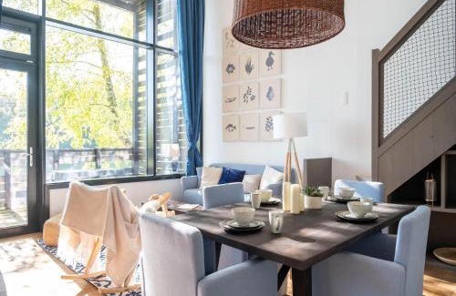 Maubray Casa | Duplex by Fouage Pond with Stunning Views
