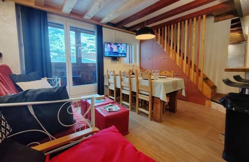 Val-Thorens Apartamento | Duplex cosy 6 pers, 39m², 3 chambres, balcon, accès direct aux pistes, centre Val Thorens - FR-1-545-46