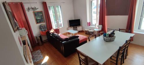 Beaumont-sur-Sarthe Casa | DUPLEX DE LA MOTTE