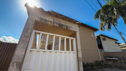 Saquarema Apartamento | Duplex em Itaúna 4min da Praia que ocorre o WSL, 1min da pista de skate do LS, pracinha com parque infantil, quadra de futebol, tudo isso a 1 min da duplex, perto do comércio, wi-fi super rápido, estacionamento gratuito, monitoramento 24hrs