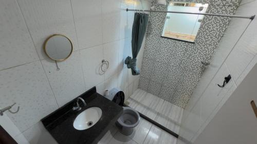 Saquarema Apartamento | Duplex em Itaúna 4min da Praia que ocorre o WSL, 1min da pista de skate do LS, pracinha com parque infantil, quadra de futebol, tudo isso a 1 min da duplex, perto do comércio, wi-fi super rápido, estacionamento gratuito, monitoramento 24hrs