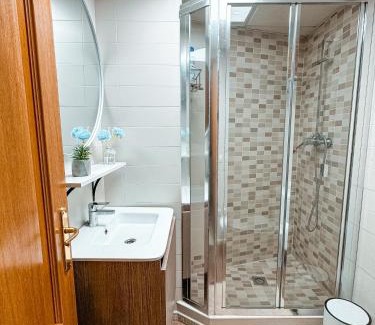 San Lorenzo Apartamento | Duplex Fuente Piedra Escrita