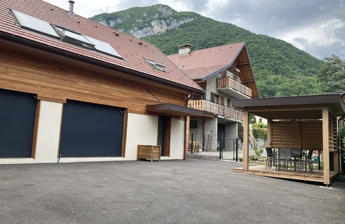 Menthon-Saint-Bernard Casa | Duplex **** Nuevo para 6 personas / 200 metros del lago de Annecy