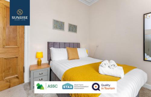 Dundee Apartamento | DUPLEX - INVOICE and REDUCED PRICE only via SUNRISE SHORT LETS DUNDEE, 5 Bed Rooms, Amazing Views, Fully Equipped, Free Parking, WiFi, FAVOURITE for Groups & Businesses, Food, Bars, Shops, Library, River Views, Long Stays