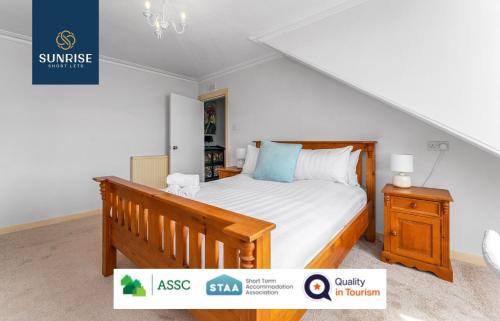 Dundee Apartamento | DUPLEX - INVOICE and REDUCED PRICE only via SUNRISE SHORT LETS DUNDEE, 5 Bed Rooms, Amazing Views, Fully Equipped, Free Parking, WiFi, FAVOURITE for Groups & Businesses, Food, Bars, Shops, Library, River Views, Long Stays