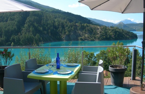 Saint-Julien-du-Verdon Villa | Barco privado a pedal Castellane-Gorges Verdon ideal para remar y esquiar en el agua