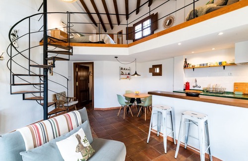 Nigüelas Cama Y Desayuno | Loft dúplex en la naturaleza con jardín y piscina