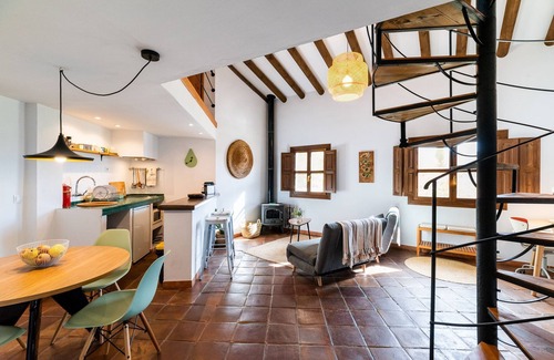 Nigüelas Cama Y Desayuno | Loft dúplex en la naturaleza con jardín y piscina