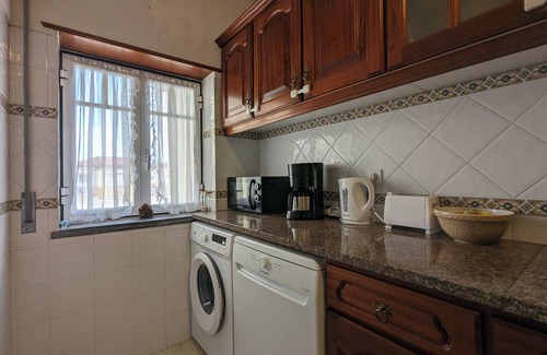 Praia de Santa Cruz Apartamento | Duplex / Maisonette in Strandnähe mit Terrasse im Zentrum von Santa Cruz