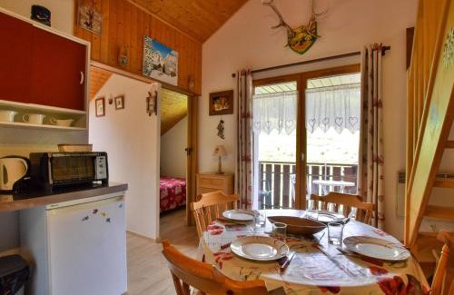 Bernex Apartamento | Duplex montagnard cosy pour 6, près des pistes, équipé et confortable à Bernex - FR-1-498-31