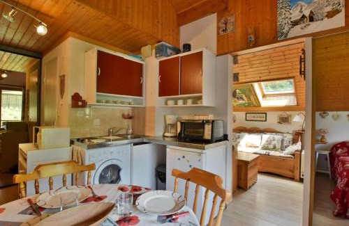 Bernex Apartamento | Duplex montagnard cosy pour 6, près des pistes, équipé et confortable à Bernex - FR-1-498-31