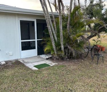 Oakland Hills Casa | Duplex on CANAL all updated new furniture