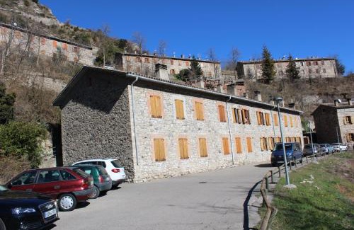 Sant Corneli Apartamento | Duplex para 6 en Cercs, Berga - A 30 mins del Pedraforca
