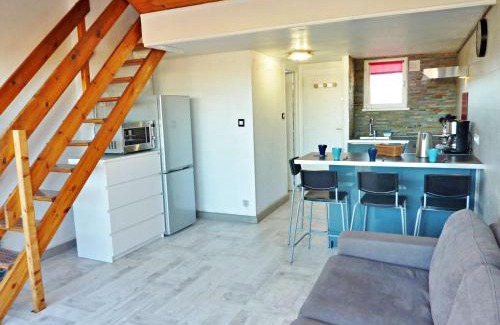 Marseillan Plage Apartamento | Duplex rénové avec clim, terrasse et parking à Marseillan - FR-1-387-162