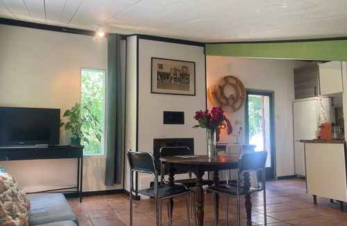 Sisteron Apartamento | Duplex, Riviere, natural terrace and boules court.