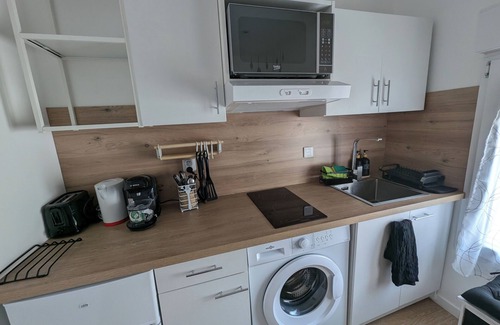 Quincy-Voisins Apartamento | Duplex, Sleeps 3 w/Secure Garage, 30min to Disney