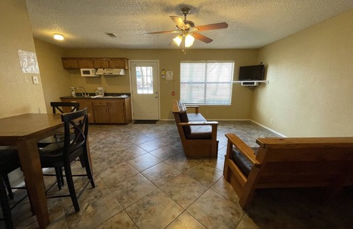 Denison Cabina | Duplex Style Cabin on Lake Texoma: Cabin 208