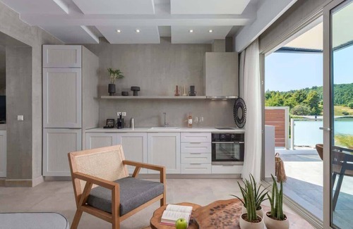 Kassandra Apartamento | Duplex Suite w/ Heated Pool & Sea View