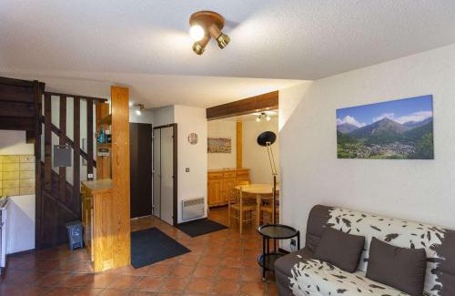 Esquieze-Sere Apartamento | Duplex T3 à Esquièze-Sère, balcon, wifi et parking - FR-1-402-128