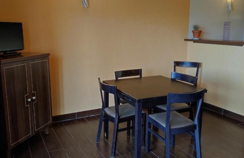 Jausiers Apartamento | Duplex T3 avec piscine, WiFi, parking et animaux acceptés à Jausiers - FR-1-165B-1