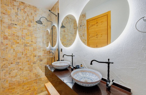 Alacati Apartamento | Duplex Villa w Balcony 5 min to Beach in Alacati
