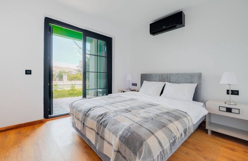 Alacati Apartamento | Duplex Villa w Shared Pool, Balcony in Alacati