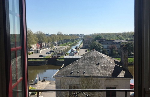 Redon Apartamento | Dúplex con vistas panorámicas de las barcazas del canal
