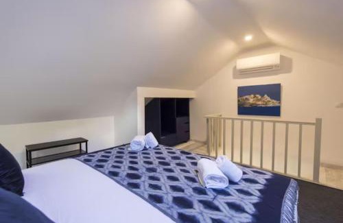Merces Apartamento | Duplex with Terrace in Principe Real