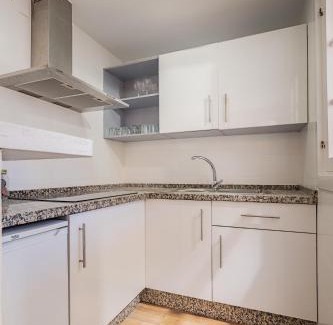 Castillo de Sabinillas Apartamento | Duquesa port studio apartment - bright sunlit terrace