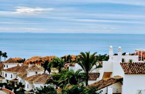 Castillo de Sabinillas Apartamento | Duquesa Regents apt, large balcony with spectacular sea views close to port and beach